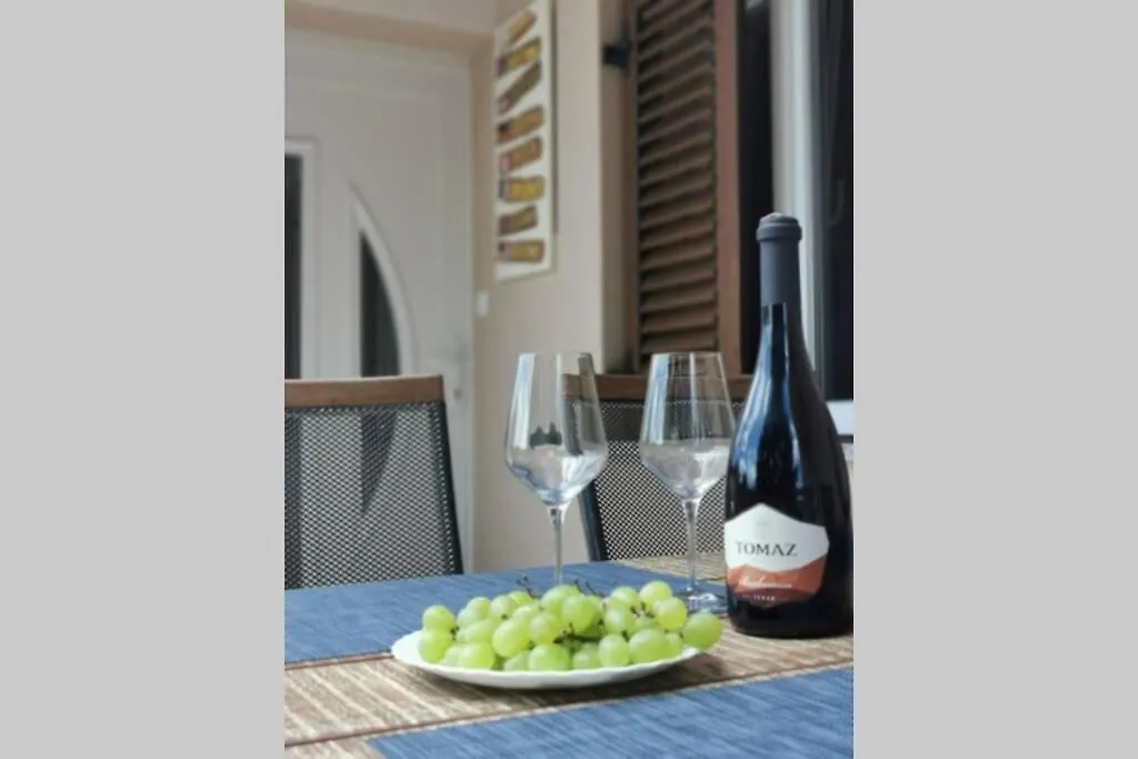 Apartment Dolores With Private Outdoor Area Kastelir