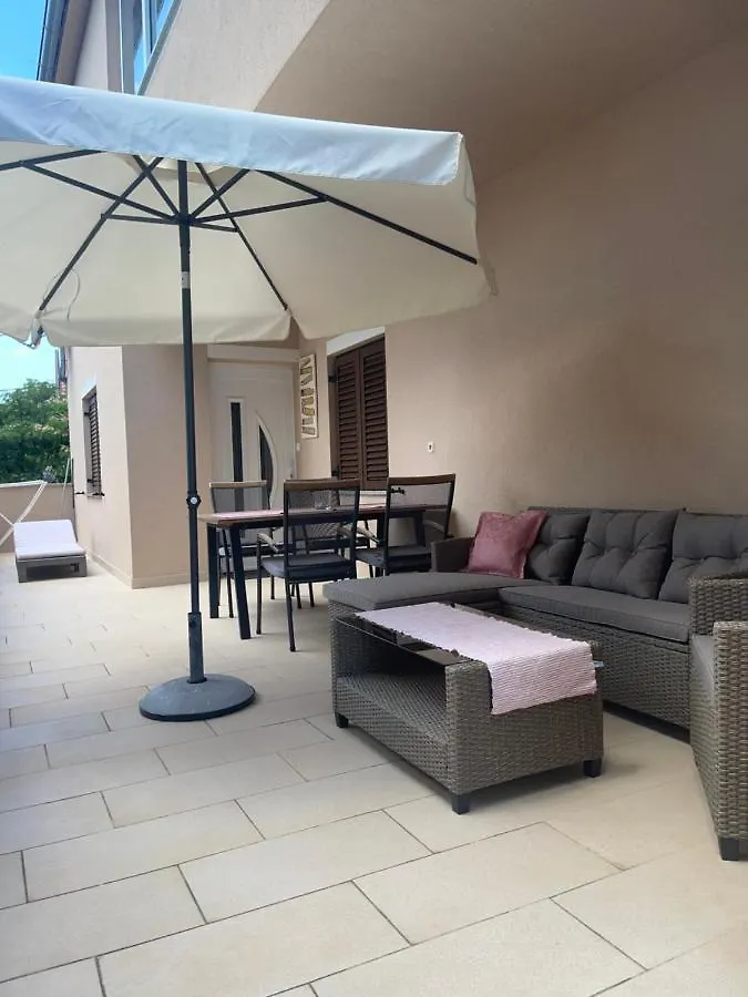 Apartment Dolores With Private Outdoor Area Kaštelir クロアチア